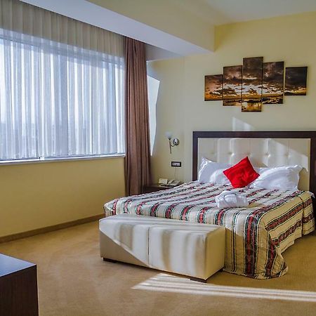 Tcc Grand Plaza Hotel Скоп'є Екстер'єр фото