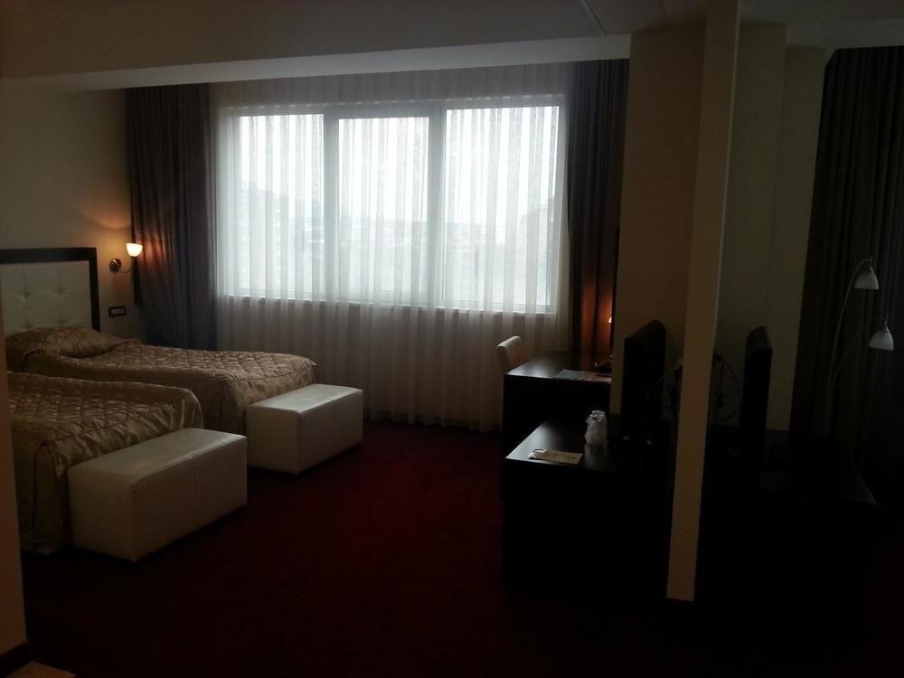Tcc Grand Plaza Hotel Скоп'є Екстер'єр фото