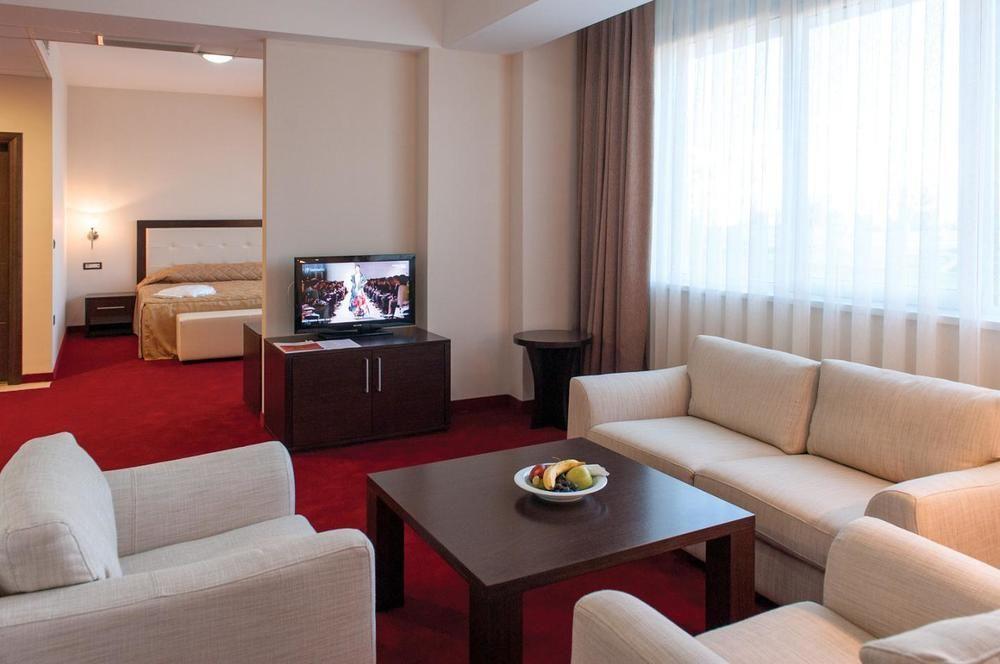 Tcc Grand Plaza Hotel Скоп'є Екстер'єр фото