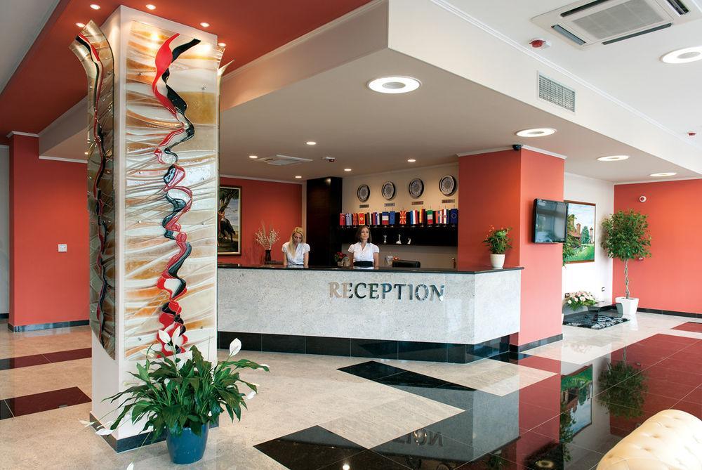 Tcc Grand Plaza Hotel Скоп'є Екстер'єр фото