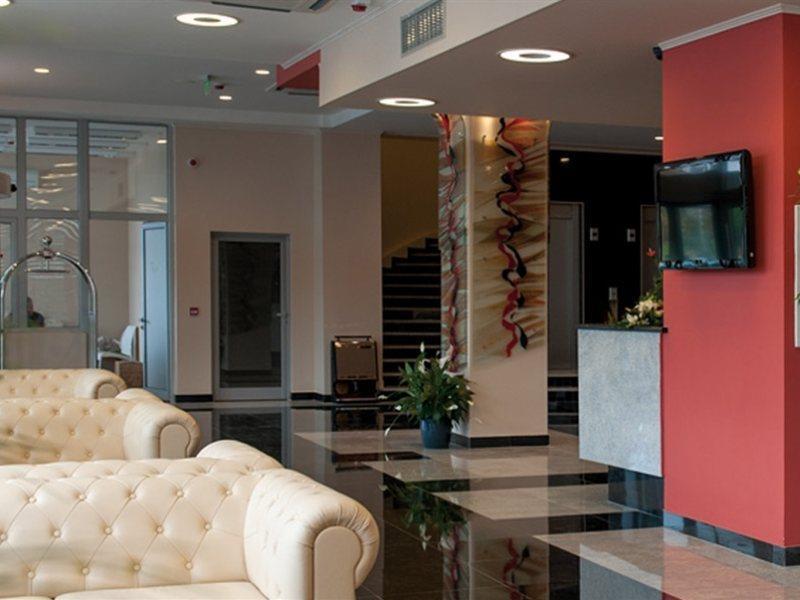 Tcc Grand Plaza Hotel Скоп'є Екстер'єр фото