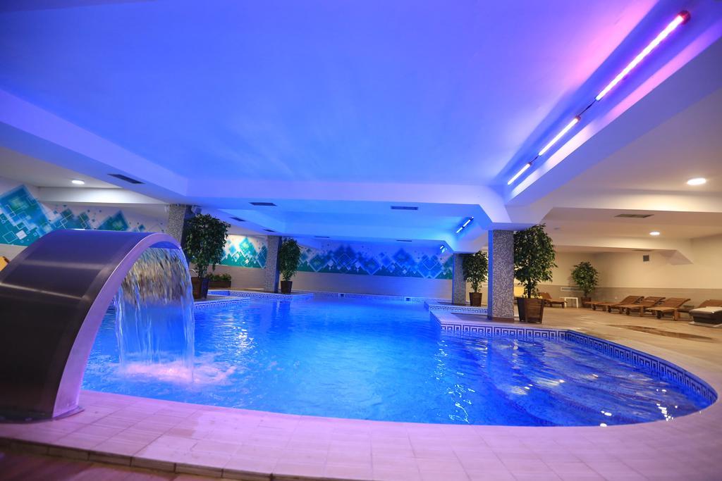 Tcc Grand Plaza Hotel Скоп'є Екстер'єр фото