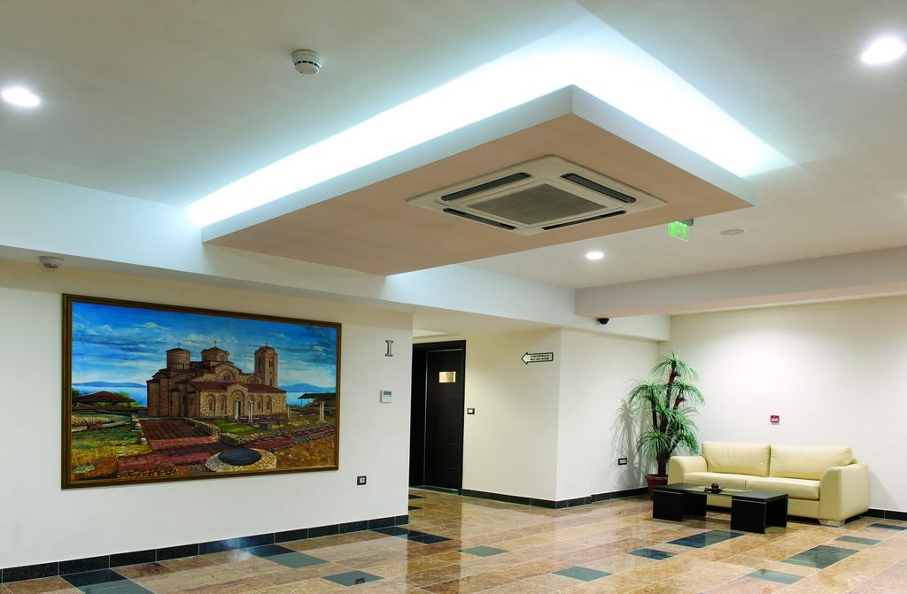 Tcc Grand Plaza Hotel Скоп'є Екстер'єр фото